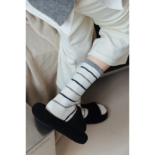 5 paria syksyn ja talven sukkia naisille, pohkeenmittaiset fleece-sukat, japanilainen college-tyyli raidalliset kirsikat, monipuoliset, paksuuntuneet ja lämpimät