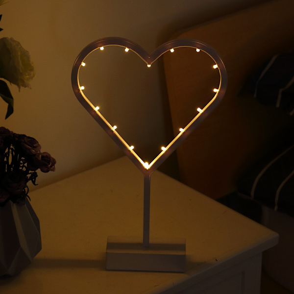 Kreativ LED dekorativ lys med et lille natlysdesign