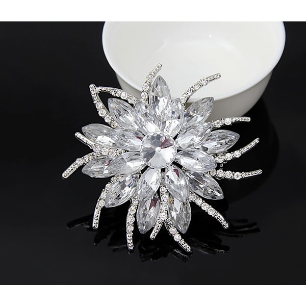 Pakke med 8 serviettringer, glitrende lotus-rhinestone serviettholder, rund serviettspenne for bryllupsfest hjemme kjøkkenbord lin tilbehør (sølv