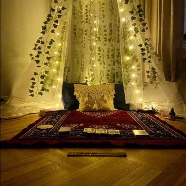 Kunstig Vedbend, 10M Blad Fe Lys, Kunstige Planter med 100 LED'er og Grønt Blad, LED Vinstok Streng Lys til Have, Gård, Hjem, Terrasse, Bryllup