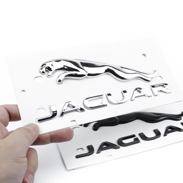 Sopii Jaguar-auton logolle XJXJLXEXFFPACEFTYPE takaluukun logo leopardin englanninkieliset kirjaimet (musta)