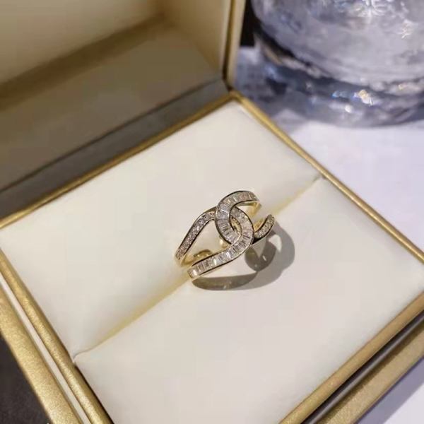 Dobbelt C spænde damering kobber platinbelagt zircon smykker ring (2 stk.)