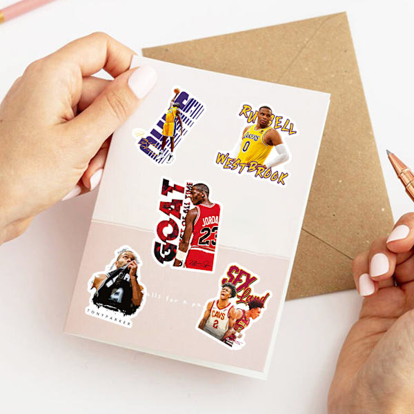 50 stk basketballklistremerker NBA Combo-serie for vannflasker, drikkebeger, bagasje, skateboard, støtfanger, utklippsbok, kopp, gaveklistremerker for barn, tenåringer og voksne