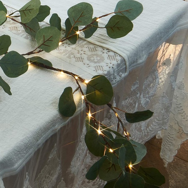 Valaistu eukalyptusseppele akkukäyttöinen, tekovihreä viiniköynnöksen valo jouluksi kevät takkavaippa koristeluun sisällä ja ulkona