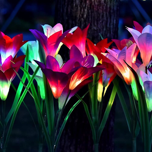 2 stk. Solcellelamper Udendørs, Lily Solcelle Have Lamper LED Solcellelamper Farveskift Større Blomster og Solpaneler Have Dekoration til Terrasse, Stier,