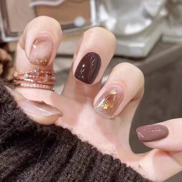 Tryck på naglar korta fyrkantiga falska naglar med glänsande glitterdesign gyllenbrun gradient full täckning faux akryl franska falska nagellim damnaglar