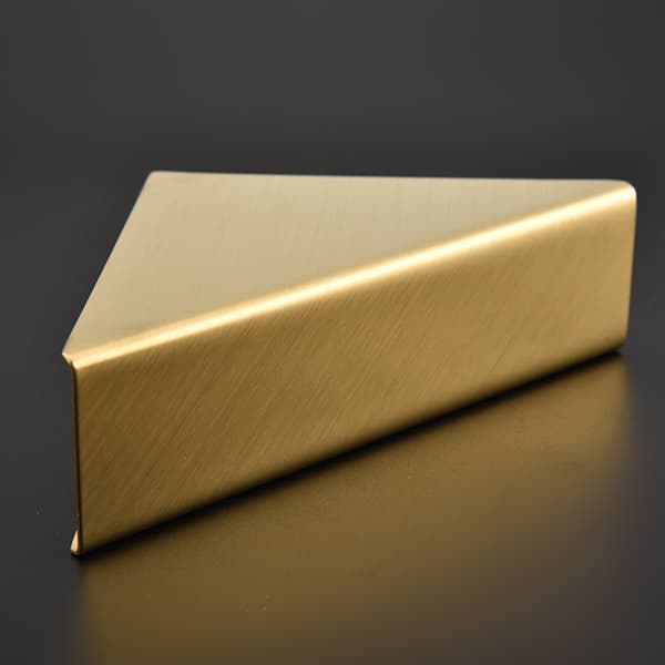 Guld-17 x 4,5 cm Servietholder Rustfrit Stål Triangulær Servietholder Moderne Kunst Servietholder til Køkkenbord Spisebord Festdekoration