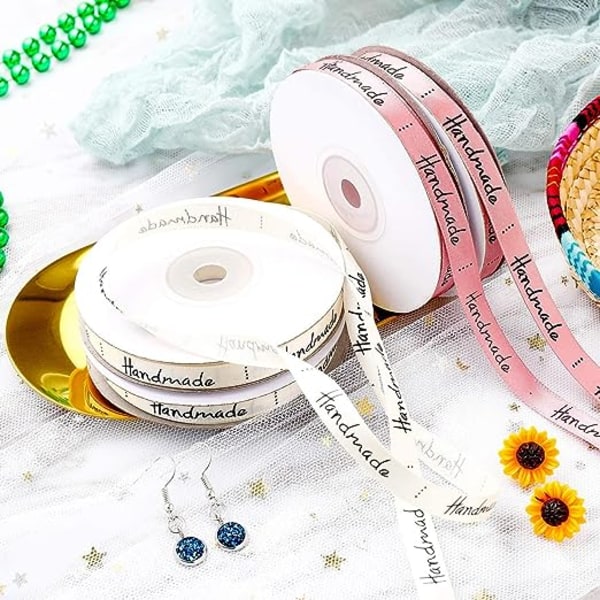 4 rullar dekorativa satinband, handtryckta polyesterband, används för presentförpackningar, rosa och beige, varje rulle är 22 m lång