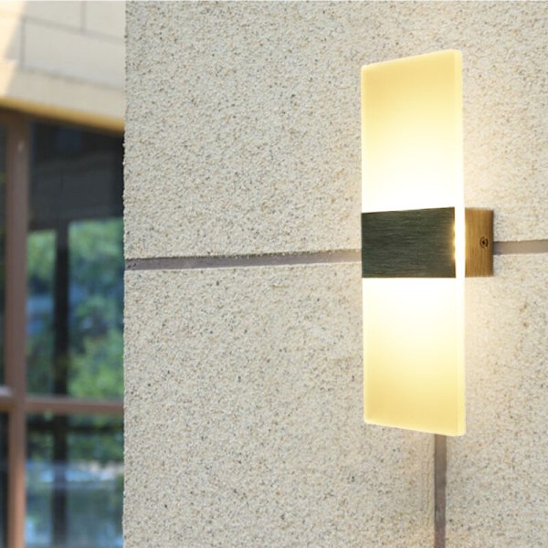 En LED væglampe C110-265V 4W til skab, korridor, kabinet, garderobe
