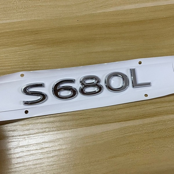 Egnet for Maybach alfanumeriske etiketter og haleetiketter S680L silver