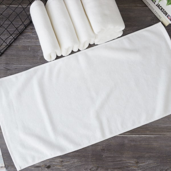 Basics sæt med 2 hurtigtørrende badehåndklæder - hvid