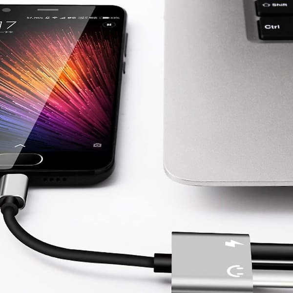USB-C Hodetelefonadapter 2-i-1 Adapter 3,5 mm Hodetelefonkontakt