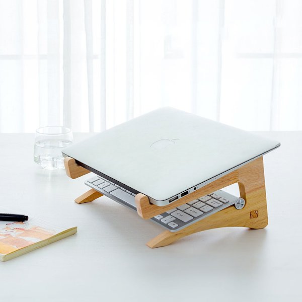 Træ Laptop Stativ / Træ Kølestativ / Ventileret Laptop Stativ (egnet til bærbare computere under 14 tommer)