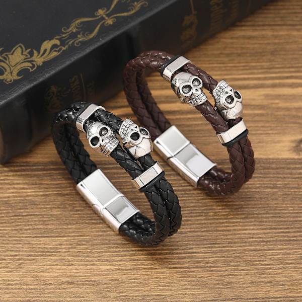 Skull læderarmbånd mænds punk spøgelse hoved tilbehør hip-hop armbånd smykker gave punk trend personlige armbånd smykker 2 stykker（sort）