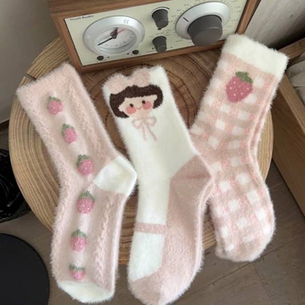 Pehmeät sukat, pörröiset sukat, talviset lämpimät ja pehmeät tossut, kotiin nukkumiseen, söpöt kawaii-sukat, 3 paria