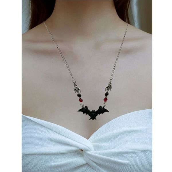 Fladermussmycke Halloween-halsband Cubic Zirconia Inverted Vampire Bat Festival Rolig djurhalsband