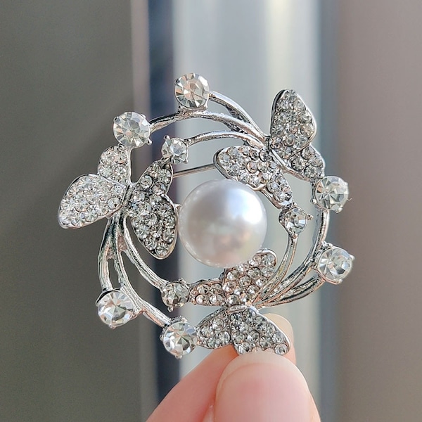 Flyvende sommerfugl-guirlande broche, eksklusiv kvindelig niche, alsidig perle corsage, elegant anti-eksponeringspind, jakkesæt tilbehør