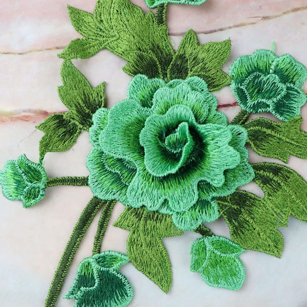 24 st broderade lappar rosor blommor strykjärnslappar applikationer