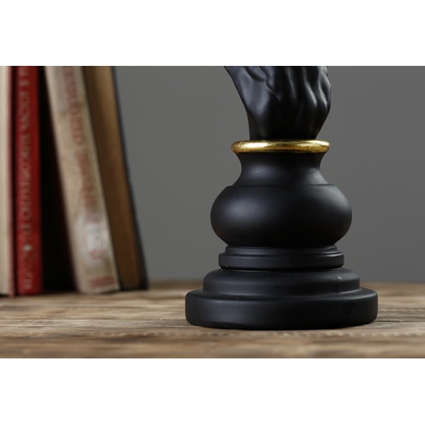 Sjakkstatue i harpiks for hage- og uteplassdekorasjon, egnet for innendørs kontordekorasjon (dronning-hvit)