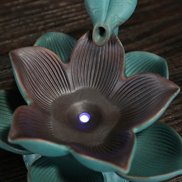 Keramisk Røg Tilbageflow Aromaterapi Ovn Kreativ LED Farverig Lampe Lotus Tilbageflow Sandeltræ Ovn Håndværk Ornamenter