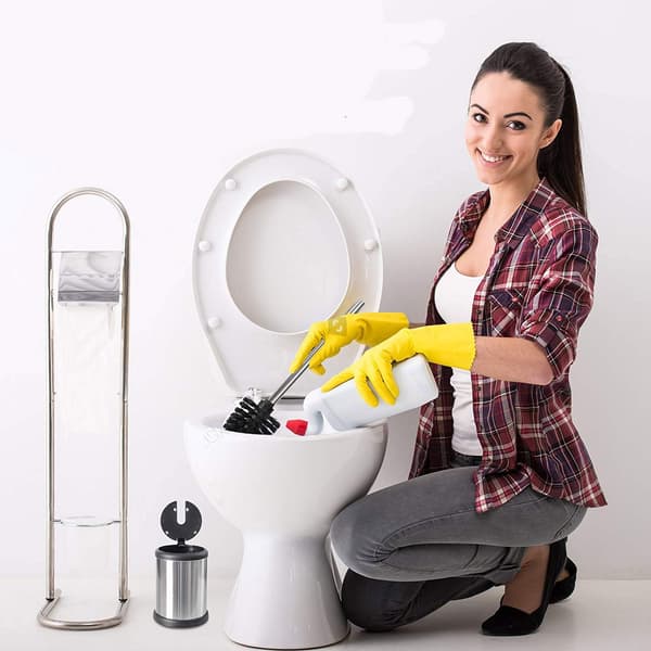 Kylpyhuoneen wc-harja kahvalla, musta