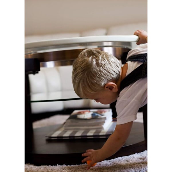 Kantbeskyttelse og barnesikring for baby og barn, giftfri og trygg for bord, peis, hvit benk