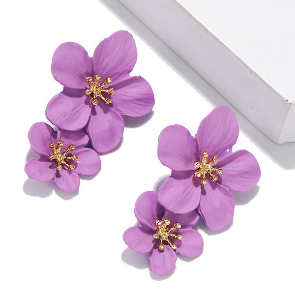 Lila örhängen japanska och koreanska kreativa söta blomörhängen temperament mode sprayfärg blomma pärla örhängen örhängen