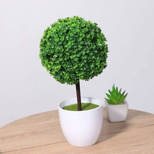 Set med 2 små konstgjorda blomkrukor i form av en topiary, i vit keramik