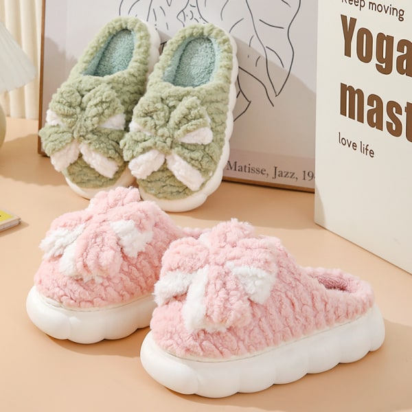 Kvindernes Kawaii Bue Dekorerede Tøfler, Slip-on Rundtået Husholdning Fluffy Skridsikre Skridsikre Tøfler 24,5cm