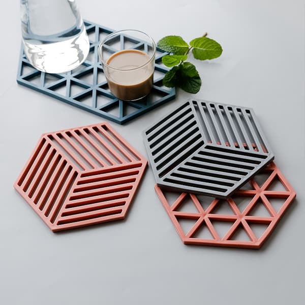 3 stk. Blå Linjer-Hexagon Silikone Grydeunderlag til Terrakotta Pander 13,8 x 8cm