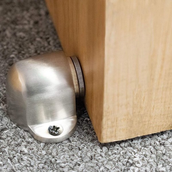 (Hopeanvärinen) magneettinen ovistoppari lattiaan asennettava, harjattua metallia