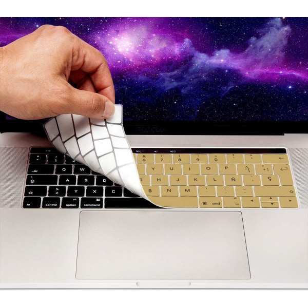 Guld - MyGadget Keyboard Protector til Apple MacBook Pro 13" og 15" Touch Bar - Fleksibel silikone nøglebeskytter - ultratynd pude.