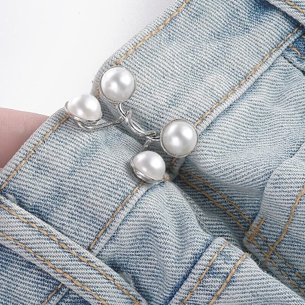 2 sarjaa säädettävää denim-vyön pidennintä (valkoinen), irrotettavat denim-napit, löysät denim-housut, helmiäisdesign vyötärön pidenninnapit, jotka sopivat ins