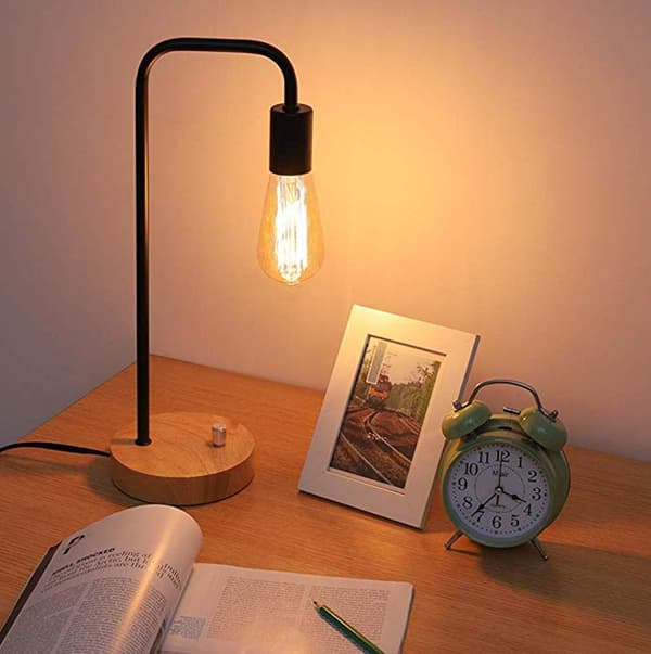 Gull Metall Bordlampe Dimmerbar Nattlys Chic og Moderne Stil