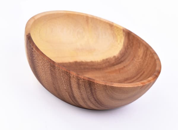 Håndskåret dekorativ rund bolle i teak (10 cm diameter)