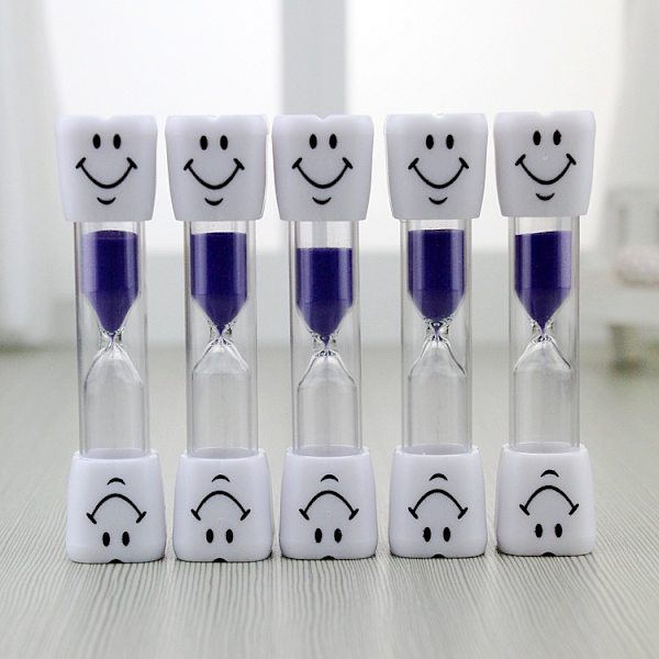 2 stk. ca. 3 minutters fargerikt timeglass med smilende ansikt sandklokke timeglass for barn (blå og lilla)