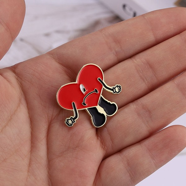 Baddd X Bunny Heart Röd Emalj Pins Musik Slipstift Pin Skjorta Väska Badge Smycken Present Till Vänner