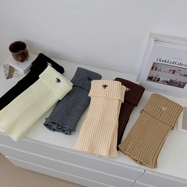 Preppy bi-broderede trykte benvarmere