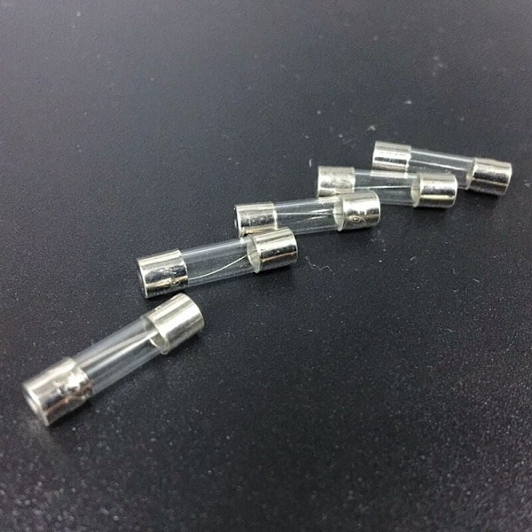 100 stk. Smeltesikring af glas, 5 x 20 mm 250V Sortiment af glassikringer 0,2A, 0,5A, 1A, 2A, 3A, 5A, 8A, 10A, 15A, 20A, Verre Verre Verre Frove til husholdningsbrug
