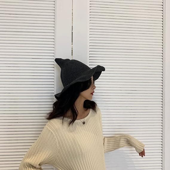 Kvindernes sammenklappelige bredskyggede strikkede heksehat til Halloween kostume daglig varm efterår og vinterhue