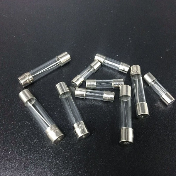 100 stk. Smeltesikring af glas, 5 x 20 mm 250V Sortiment af glassikringer 0,2A, 0,5A, 1A, 2A, 3A, 5A, 8A, 10A, 15A, 20A, Verre Verre Verre Frove til husholdningsbrug