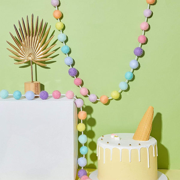Villapalloketju värikäs pom pom -ketju 24 pallon ketju Mardi Gras -pääsiäiseen (lajiteltuja värejä, 2 kpl)