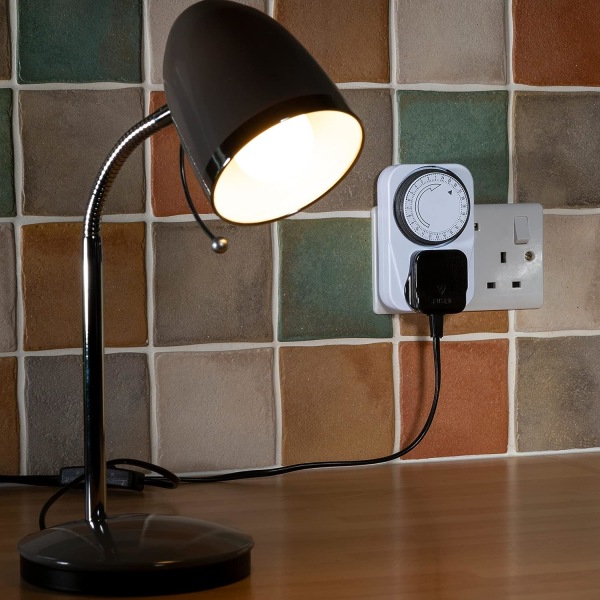 24 timers segment timer switch - energibesparende stikkontakt i standardstørrelse - sæt med stikkontakter med timer - 250V 3-bens stikkontakt med programmerbar tidskontrol