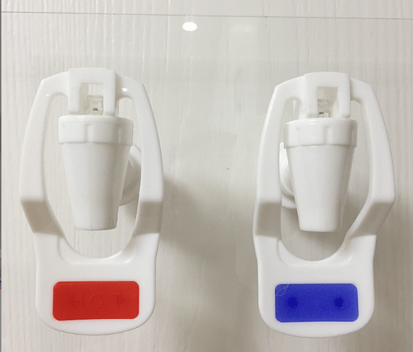 2 pakker med to sett med vanndispenserventiler i plast