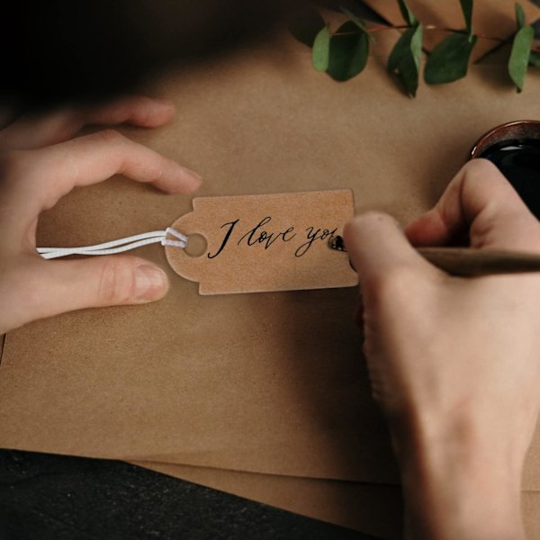 (Brun) 200 st prislappar, 26 x 12 mm Kraft prislapp klädprislapp mini smyckesetiketter med elastisk tråd för kläder smyckendisplay