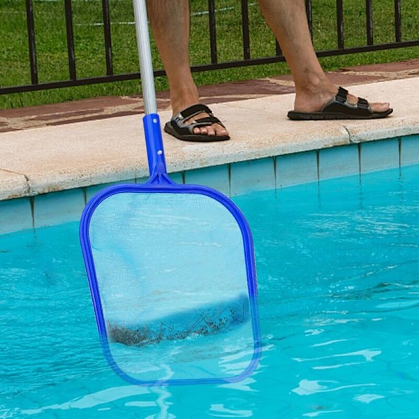 Pool håv, fint nät och rengöringsverktyg.