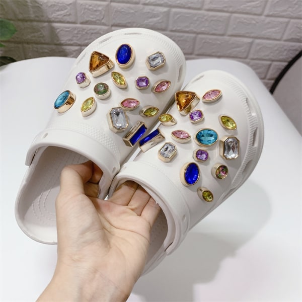 28 stykker skotilbehør Sjarmerende glitrende krystalldiamant kvinnesko Sjarmerende perle smykker Sjarmerende armbåndstilbehør Fest favoriserte C