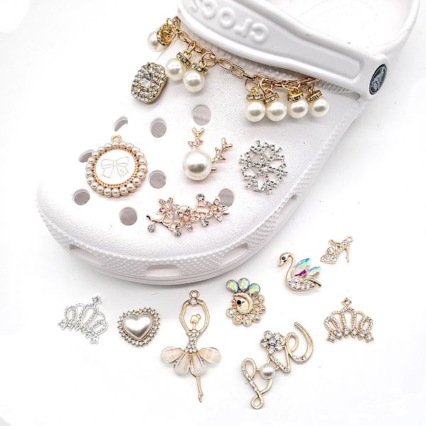 14 stk. 3D-clogs-sandaler-pynt (perlekæde), skocharms, søde sko-pynt til clogs-sko-sandal-armbånd DIY