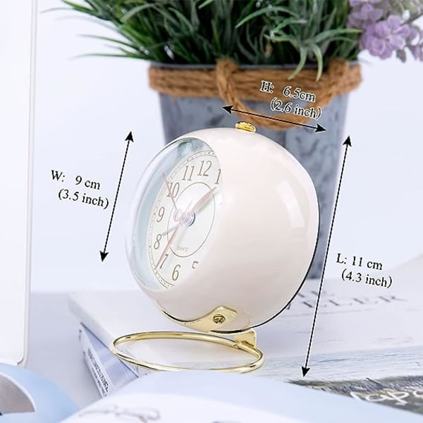 (Off White) Tyst sängklocka, icke tickande skrivbordsklocka med stor upplyst display, enkel retro batteridriven väckarklocka för barnrum,