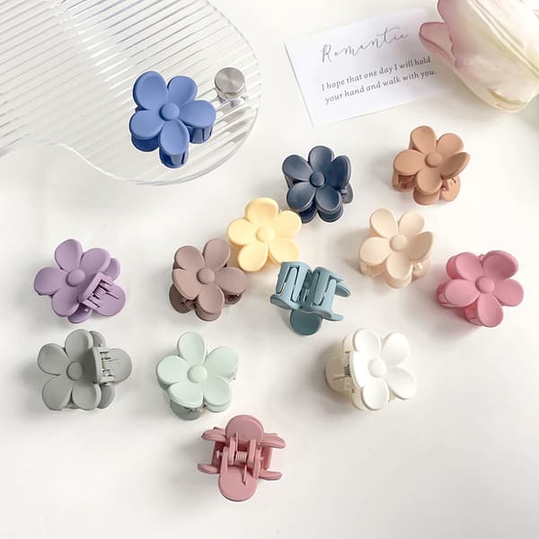 1 pakke blomsterklo-clips til feststrand (tilfældig farve)
